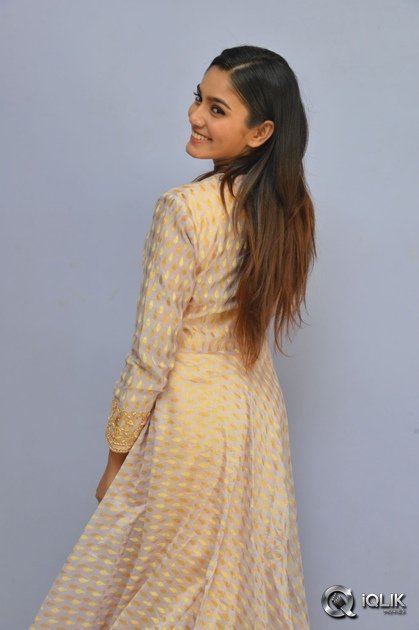 Sana-Maqbool-At-Mama-O-Chandamama-Movie-Press-Meet